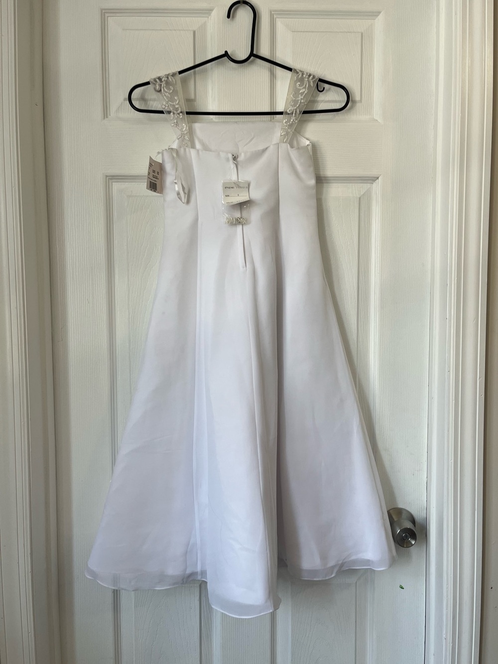 David bridal White Beaded floral A-Line Girl maxi Dress size 6 - Picture 2 of 7